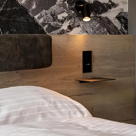 Hotel Zleep Lausanne-chavannes 3*