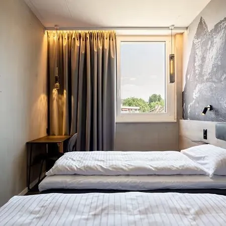 Hotel Zleep Lausanne-chavannes 3*