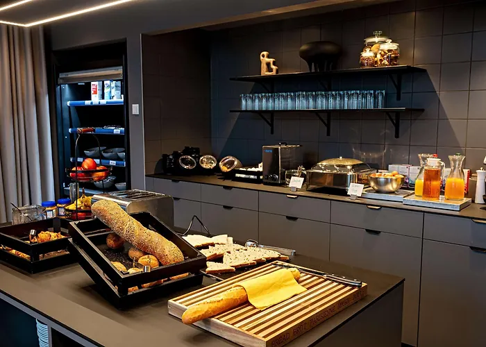 Hotel Zleep Lausanne-chavannes 3*